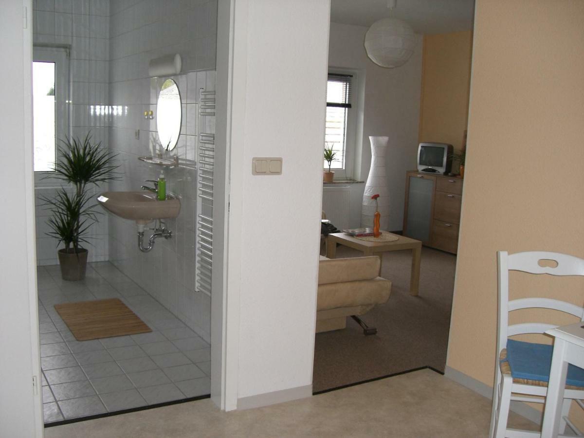 Zimmervermietung Schoenfliesser Stuben Auch Fuer Monteure ไอเซนฮุทเทนชตัดท์ ภายนอก รูปภาพ